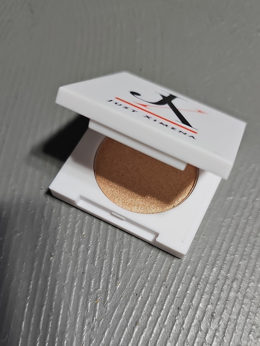 Just Ximena Highlighter in Sparkling Champagne 2g Cosmetics Vegan